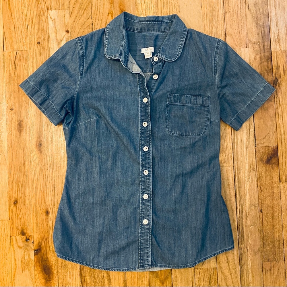 Chambray Short Sleeve Button Down Top